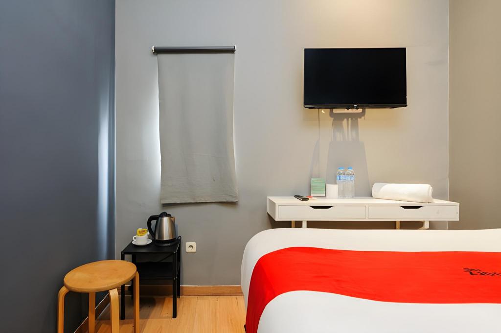 Фото RedDoorz Plus @ Danau Sunter Utara