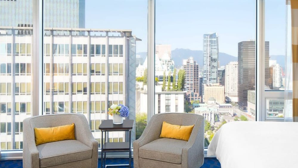 Фото Sheraton Vancouver Wall Centre