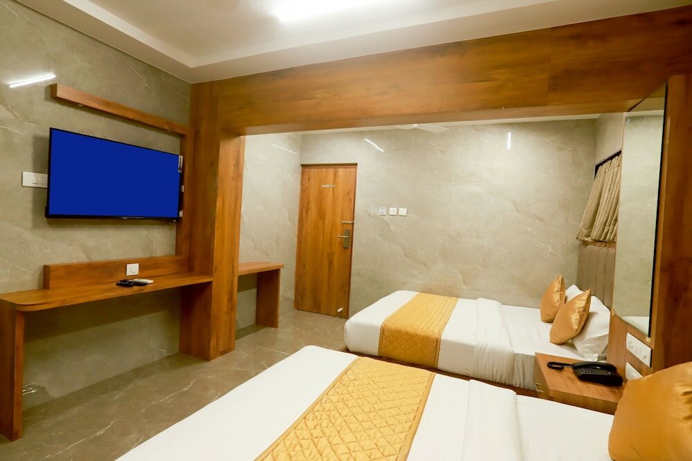 Фото Hotel Karishma