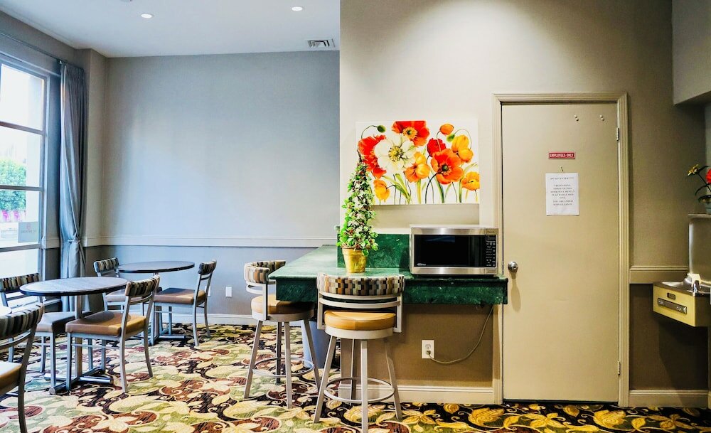 Фото City Center Inn & Suites