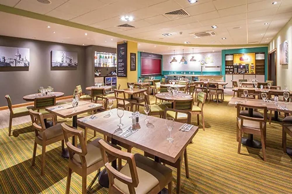 Фото Premier Inn London City Tower Hill
