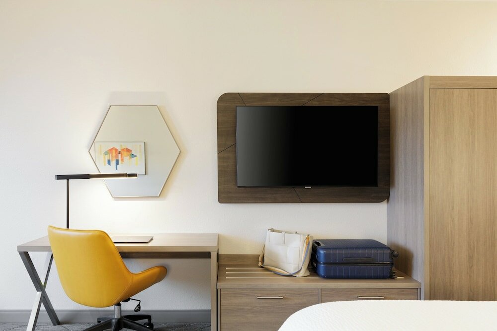 Фото Ramada by Wyndham Phoenix Midtown