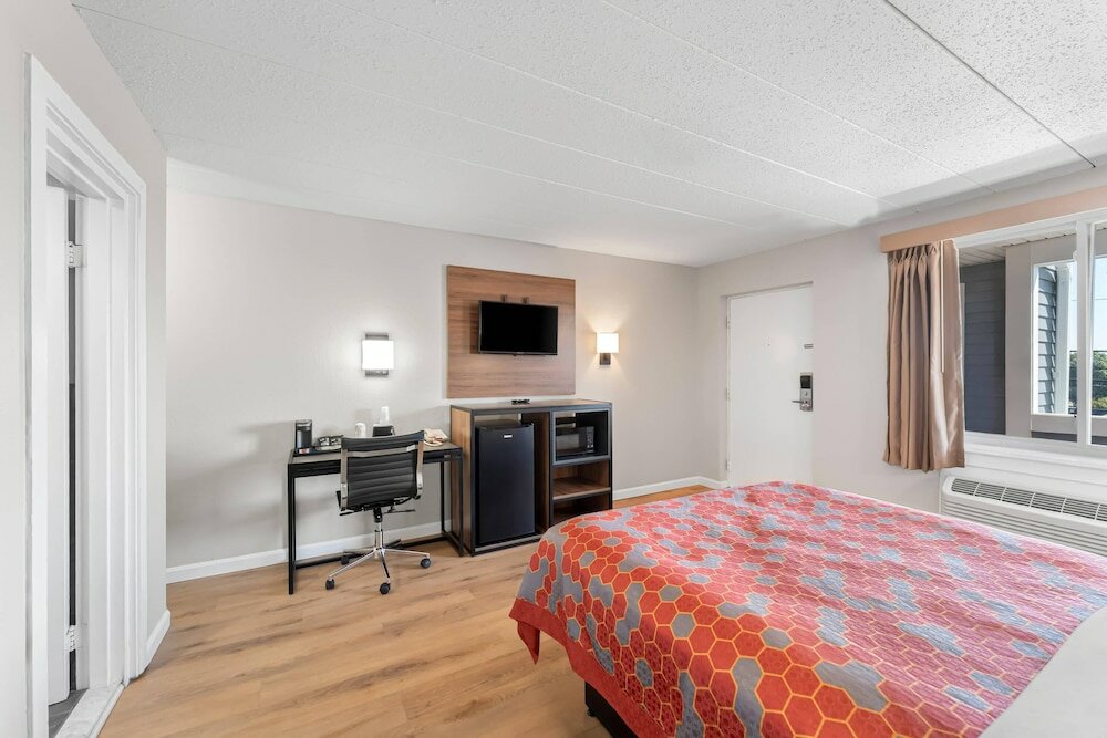 Фото Econo Lodge Cranston - Providence