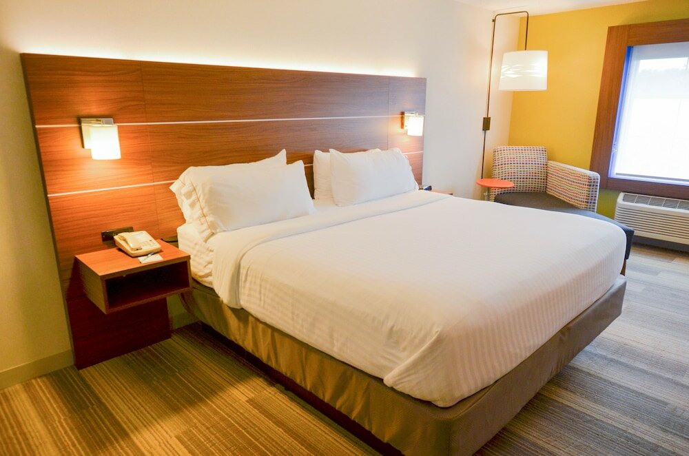 Фото Holiday Inn Express Pittsburgh-Bridgeville, an Ihg Hotel