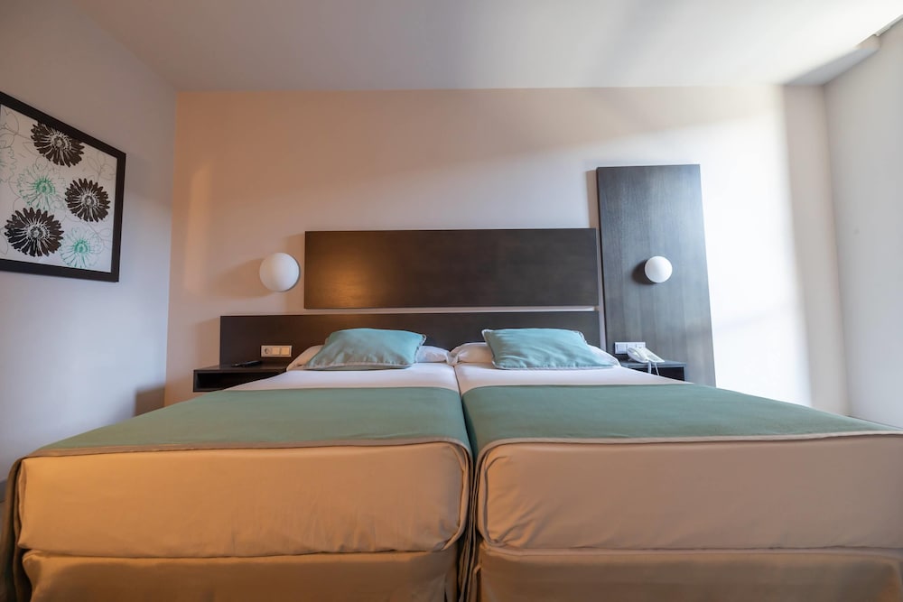 Фото Hotel Ciudad de Ponferrada