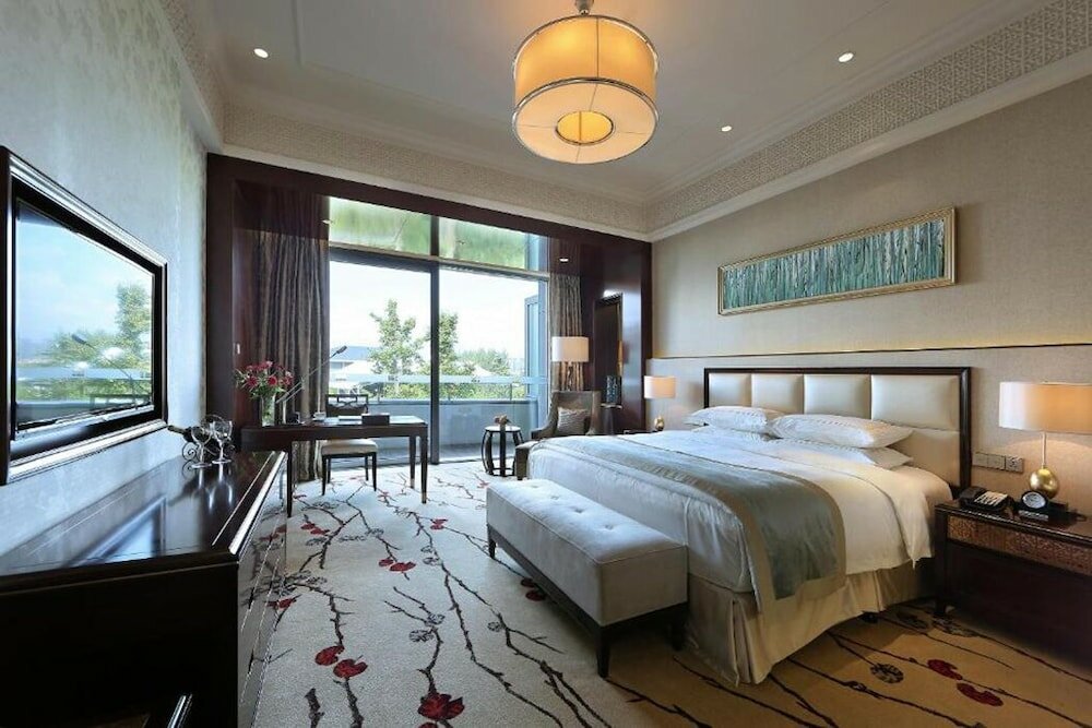 Фото Dongjiao State Guest Hotel