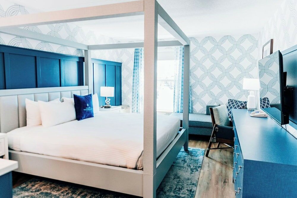 Фото Salem Waterfront Hotel & Suites