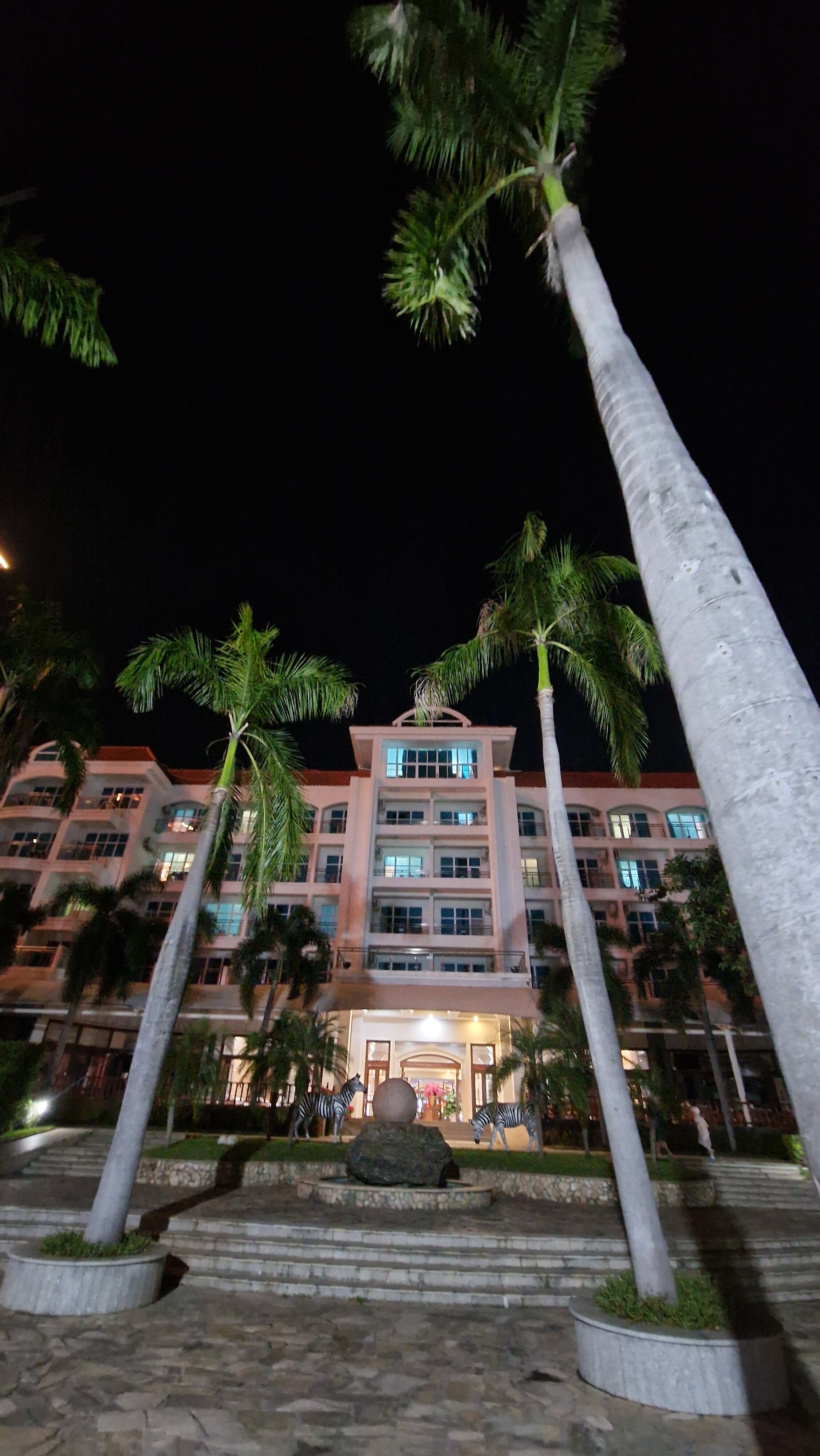 Фото Sanya Huayuan Hot Spring Seaview Resort
