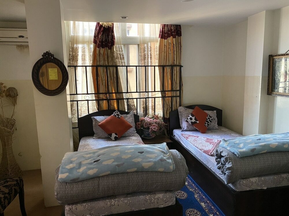 Фото Hotel swastik