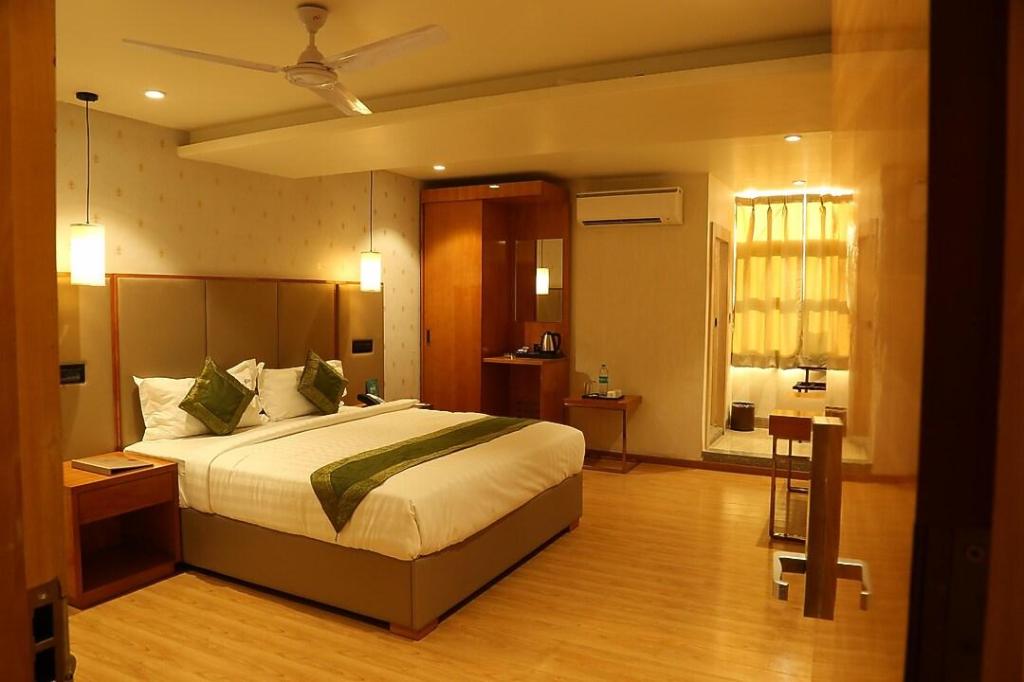 Фото Hotel Reva Regency