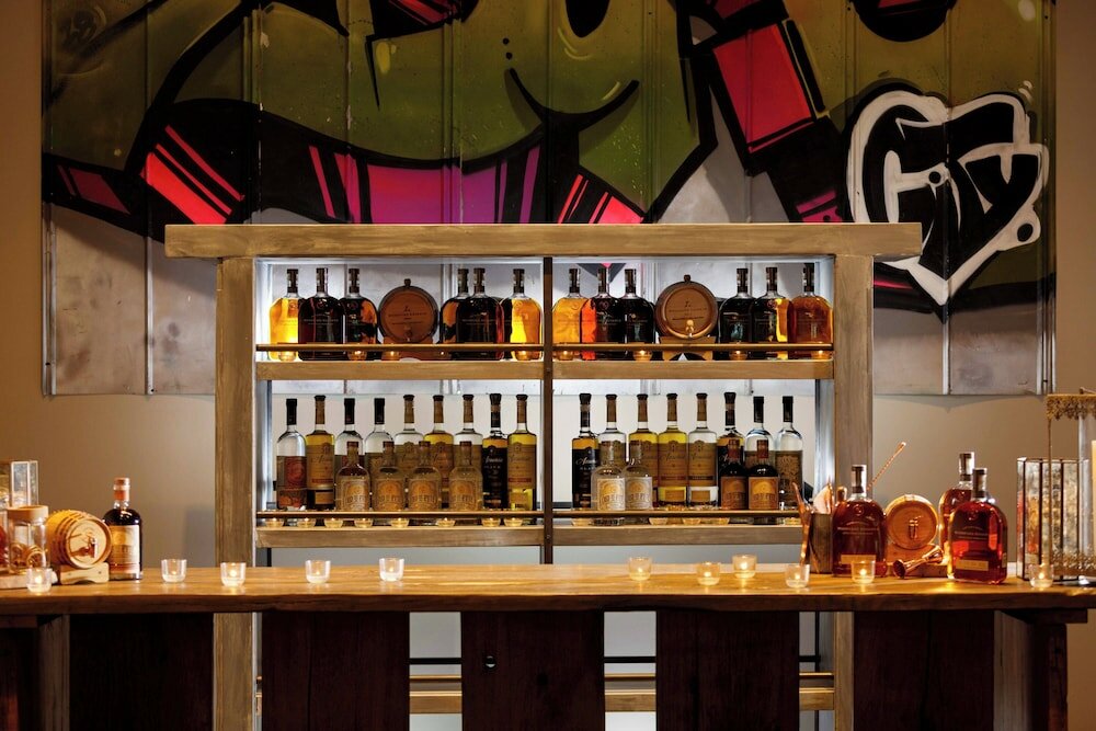 Фото Renaissance Tampa International Plaza Hotel