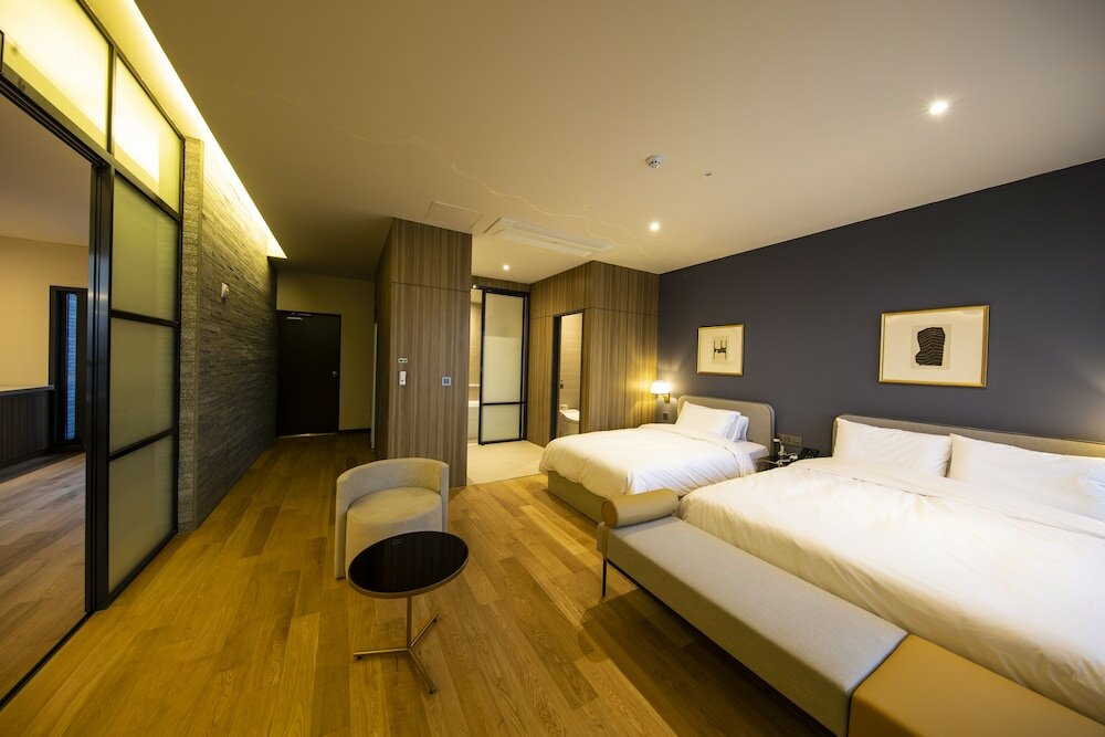 Фото Brown Dot Hotel - Jangsaengpo