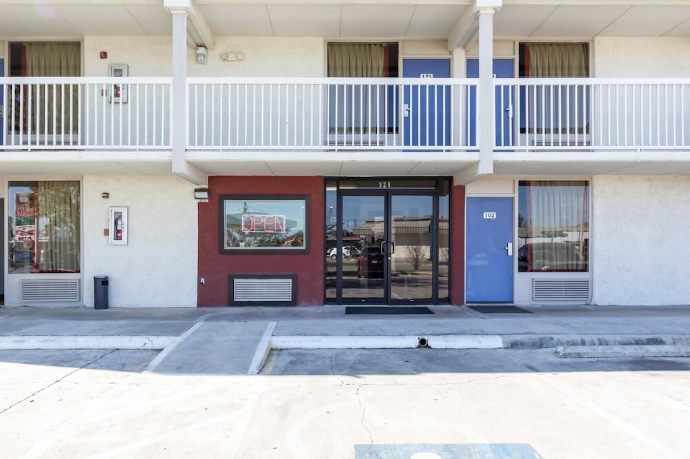 Фото Motel 6 Uvalde, Tx