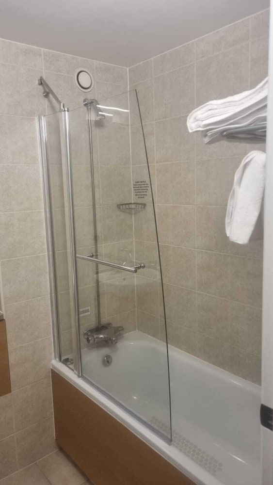 Фото Mercure Wigan Oak Hotel