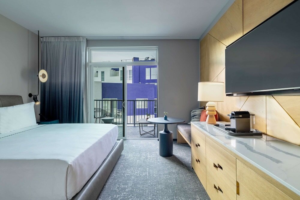 Фото The Shay, a Destination by Hyatt Hotel