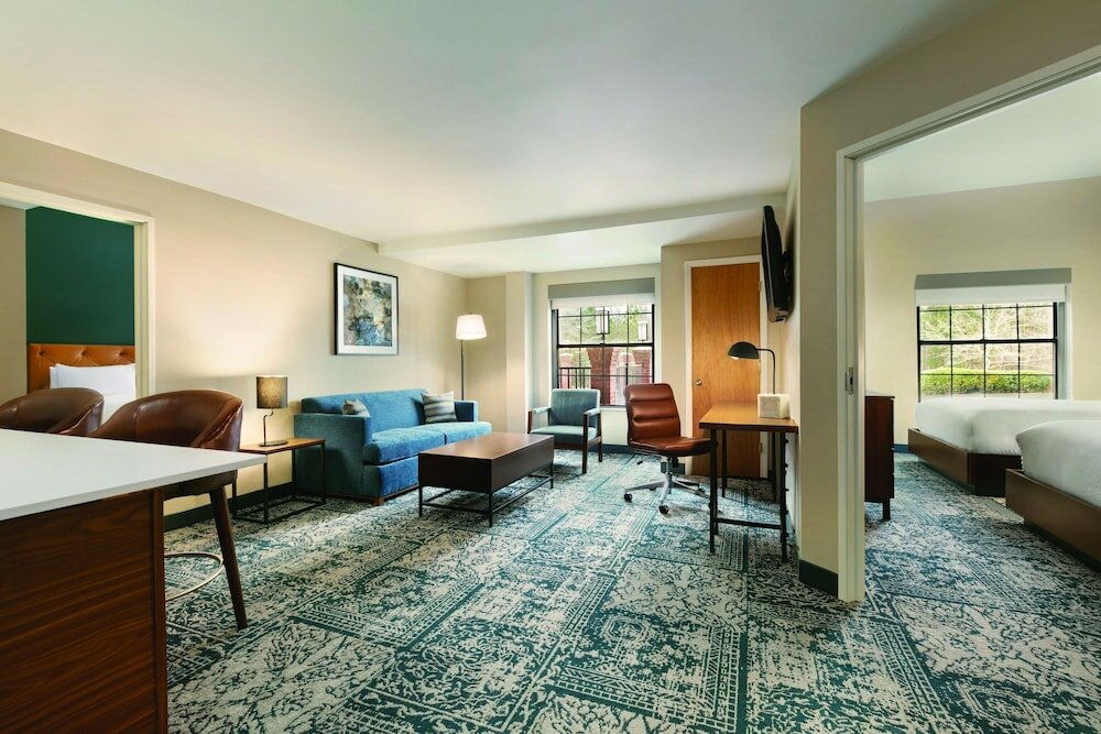 Фото Four Points by Sheraton Raleigh Arena