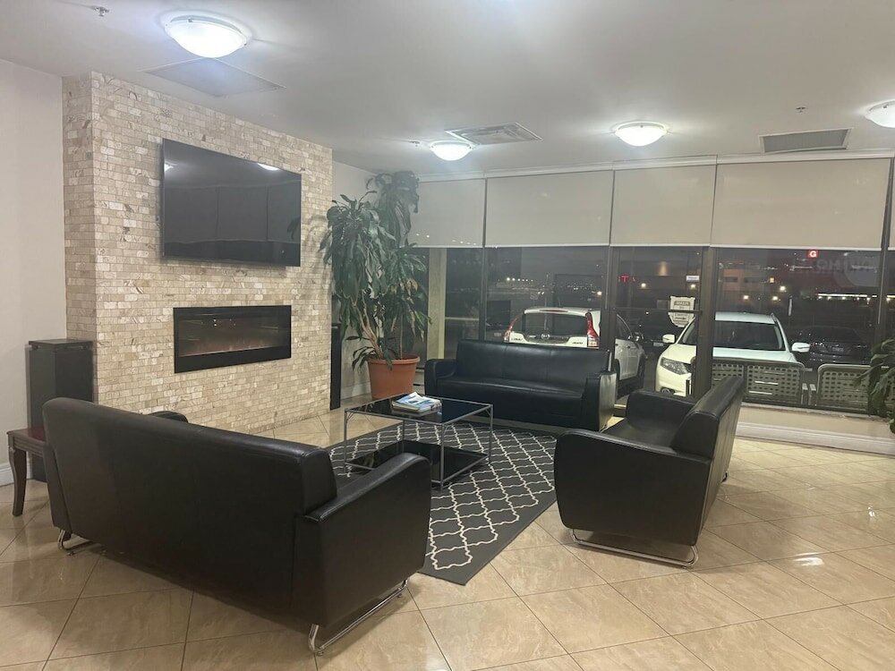 Фото Nu Hotel Toronto