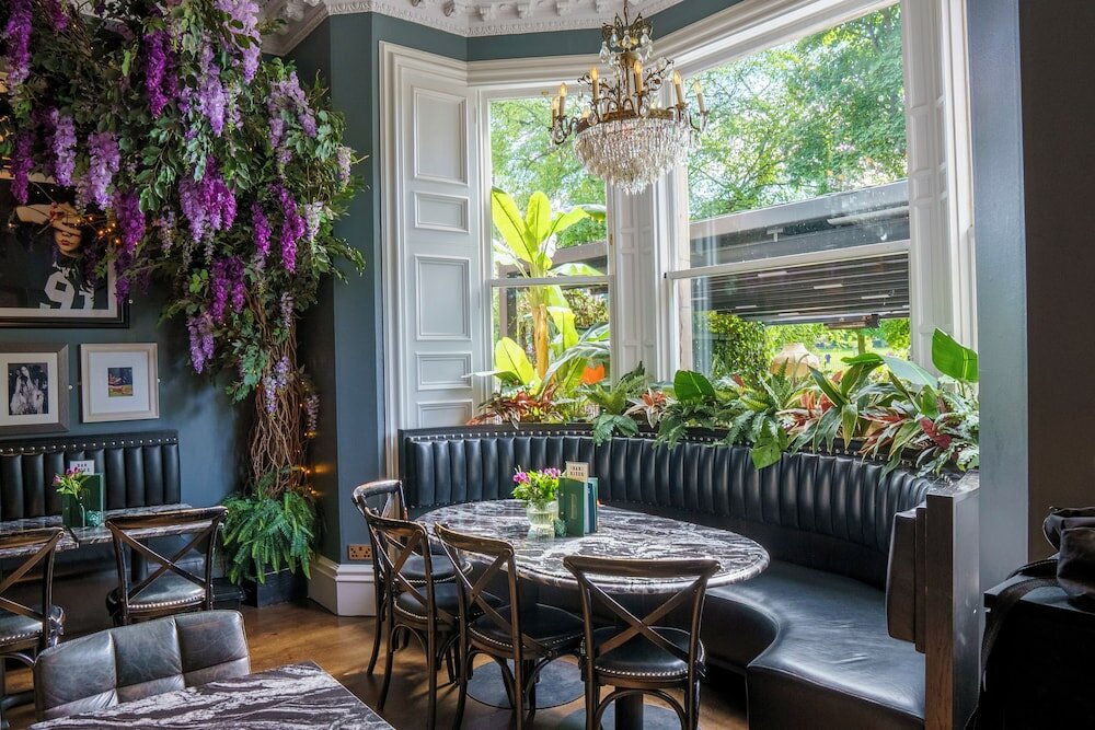 Фото Black Ivy Hotel