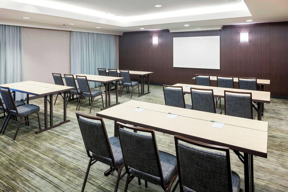 Фото Courtyard by Marriott Pensacola