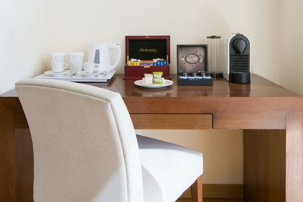 Фото Golden Bay Beach Hotel