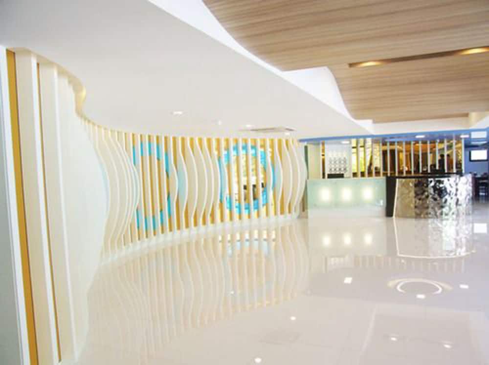 Фото Grand Tower Inn Sathorn Bangkok