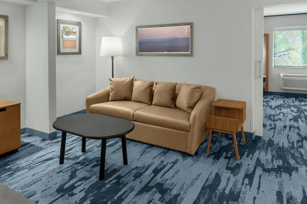 Фото Fairfield Inn & Suites by Marriott San Francisco San Carlos