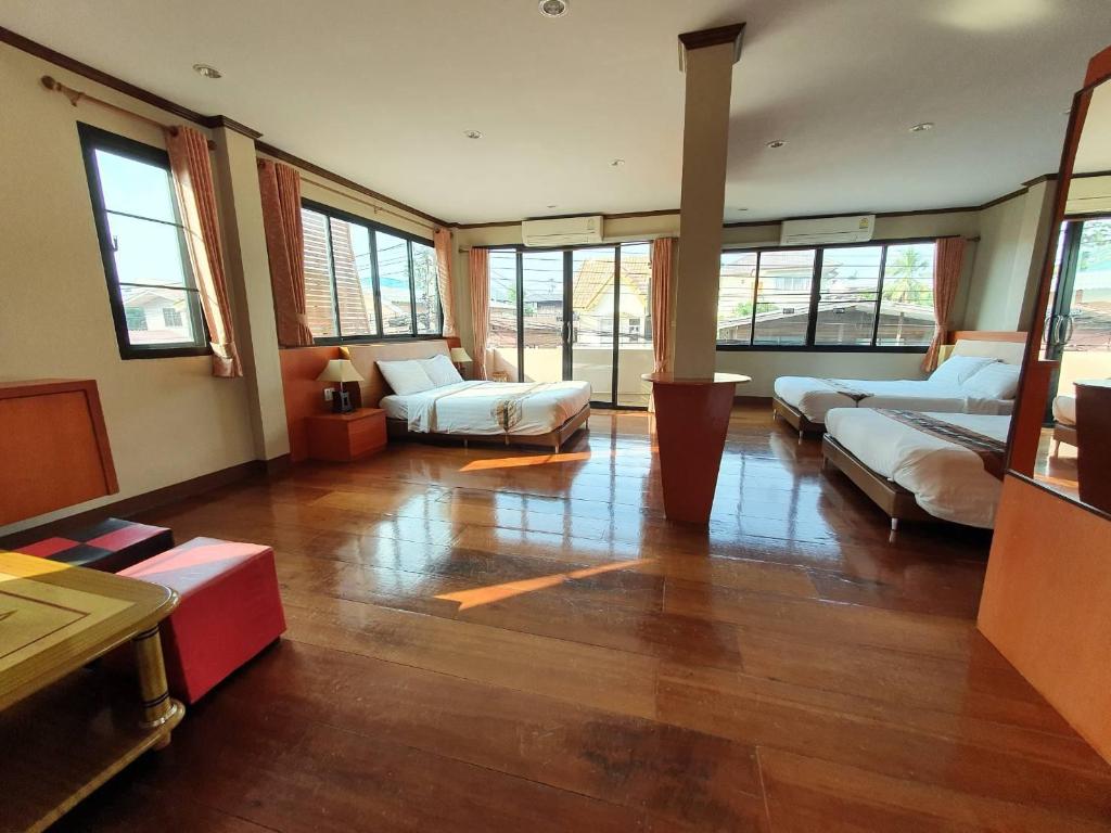 Фото Kwan Phayao Villa