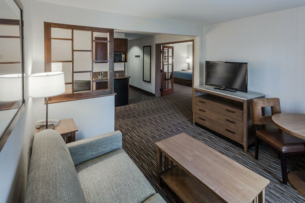Фото Holiday Inn Express Hotel & Suites Carpinteria, an Ihg Hotel