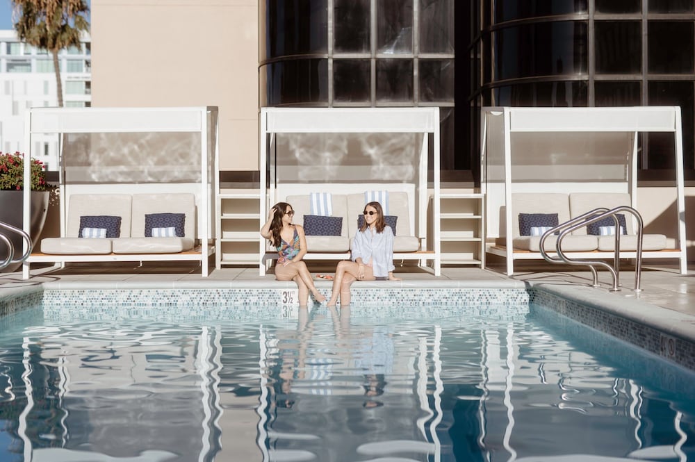 Фото Renaissance Long Beach Hotel
