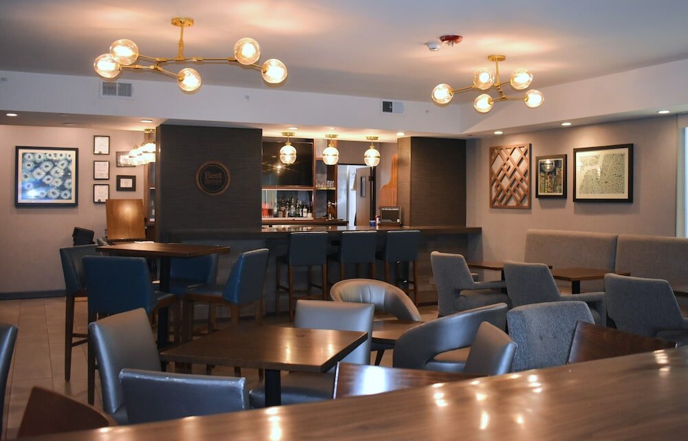 Фото Four Points by Sheraton Chicago Westchester/Oak Brook