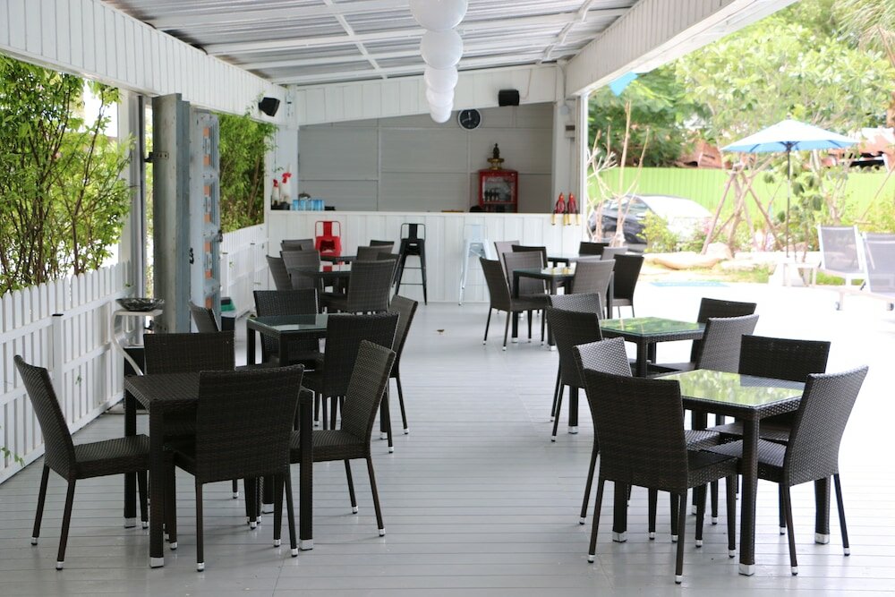 Фото RedDoorz I Talay Resort