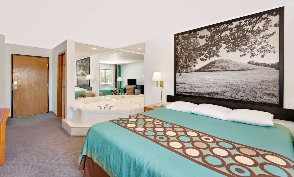 Фото Super 8 by Wyndham Macomb