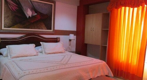 Гостиница Rizzo Plaza Hotel в Тумбесе
