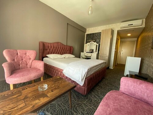 Pin Suites