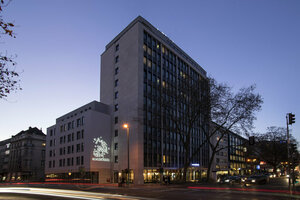 Гостиница Me and All Hotel Dusseldorf
