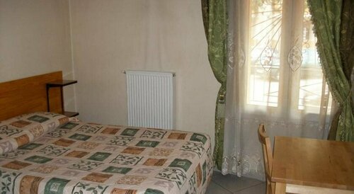 Гостиница Hôtel Victor Hugo в Обервилье