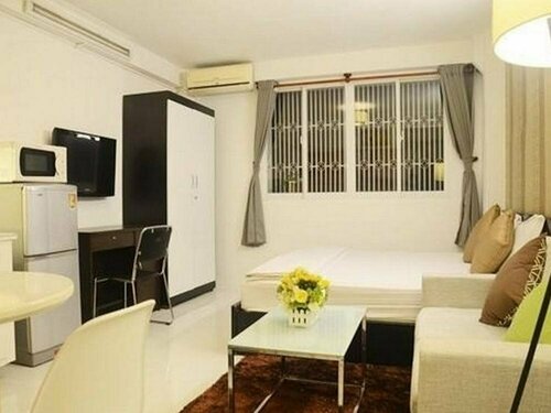 Smiley Apartment 4