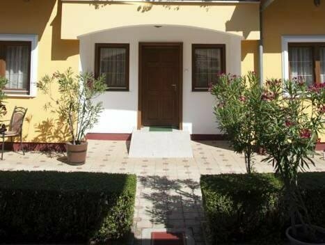 Гостиница Friskó Panzió в Зале