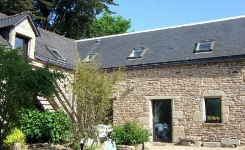 Гостиница Les Pieds dans l'Herbe в Кемпере