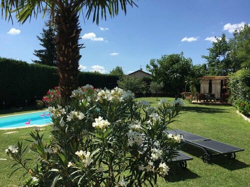 Гостиница Bed & Breakfast Les Tignoliers в Ла-Туре-дю-Пене