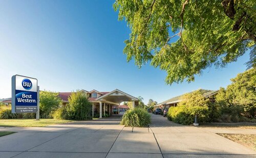 Гостиница Best Western Ambassador Motor Inn & Apartments в Уогга-Уогга