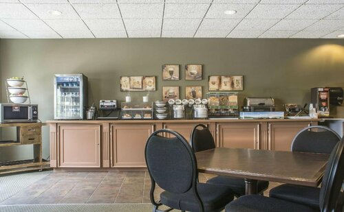Гостиница Comfort Inn Sarnia в Сарнии