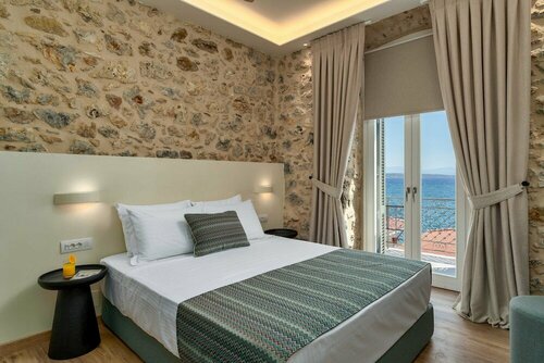 Гостиница YeeOn Boutique City Hotel Gythio в Гитио