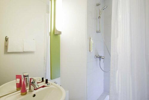 Гостиница ibis budget Pontault Combault RN4 Marne la Vallée в Озуар-ла-Феррьер