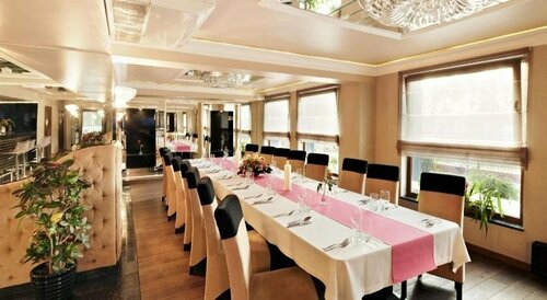 Гостиница M Hotel Sosnowiec в Мысловице