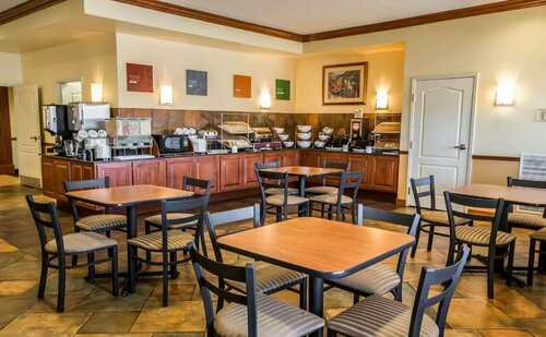 Гостиница Four Points by Sheraton Chicago - Schaumburg в Элк-Гров-Виллидж
