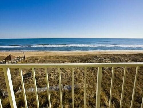Гостиница Ramada Plaza by Wyndham Nags Head Oceanfront в Штате Северная Каролина