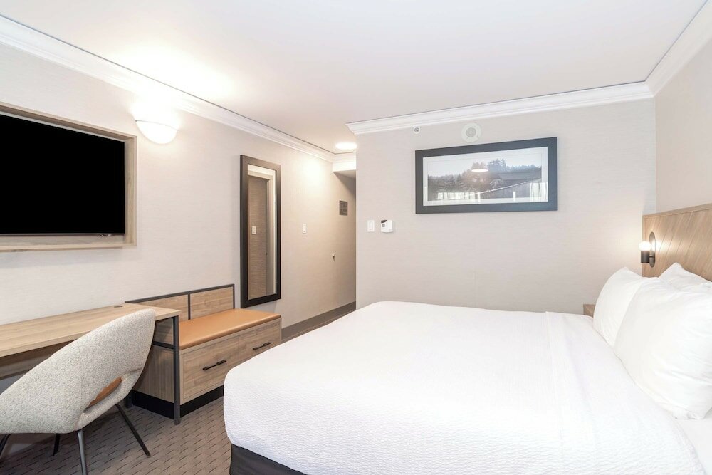 Фото Sandman Hotel Vancouver Downtown