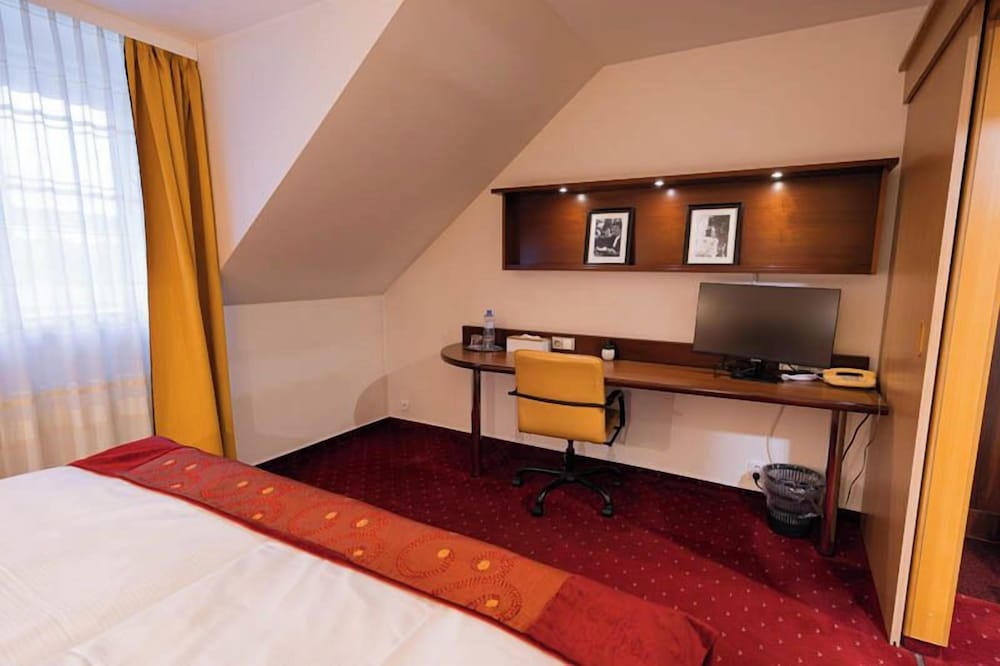 Фото Hotel Atrium