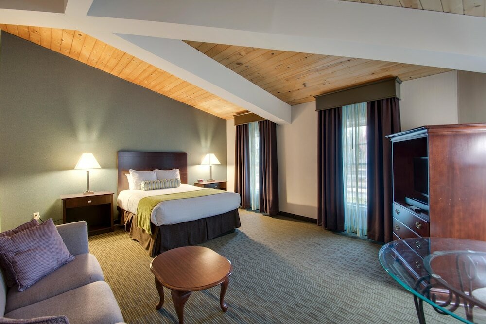 Фото Best Western Plus The Inn at Hampton